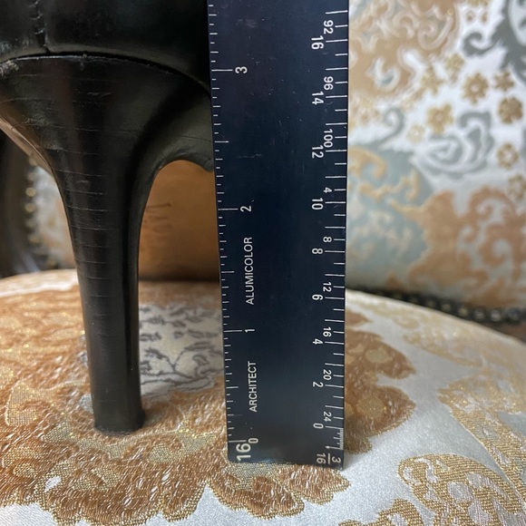 Ralph Lauren Lexi Pointy Toe Heels - Picture 9 of 11